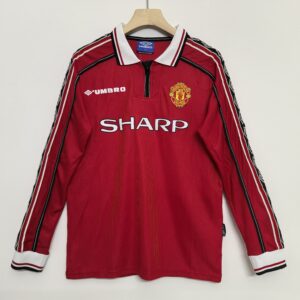 Long sleeve: Manchester United home game in 1998-99