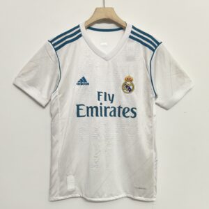 17-18 Real Madrid home stadium (fans)