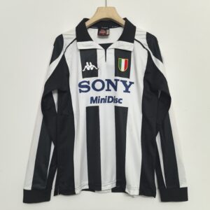 Long sleeve: 97-98 Juventus home